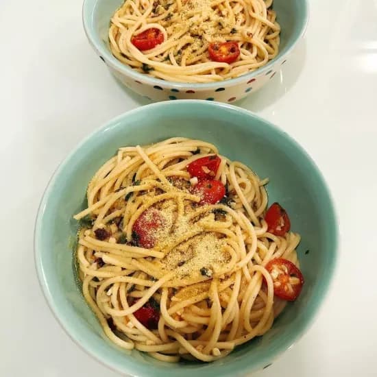 स्पेगेटी एगलिओ ई ओलिओ | Spaghetti Aglio e Olio