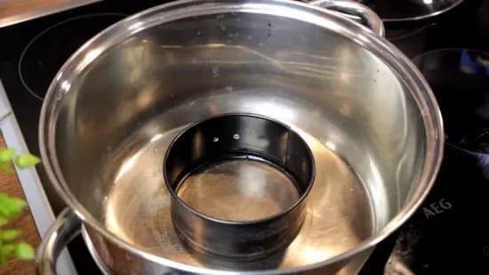 एगलेस प्लम केक | Eggless Plum Cake | No Oven Plum Cake