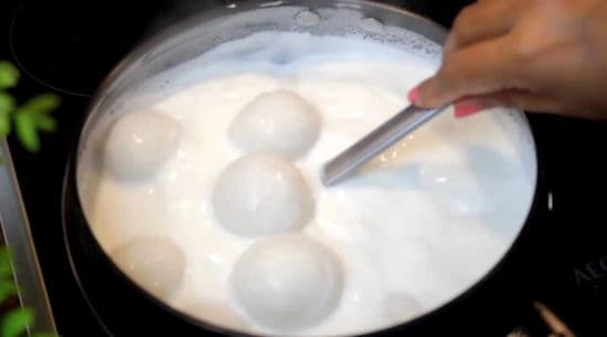 Mawa Pitha Recipe | Meetha Pitha Recipe | Bihari Mawa Khoya Pitha | Rice Flour Doodh Pitha