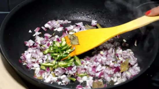 Poha | Maharashtrian Poha | Indian Breakfast Recipe