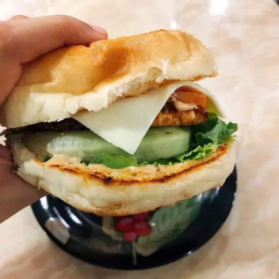 तवा पनीर बर्गर | Tawa paneer burger | Paneer Burger | Paneer Patty Burger