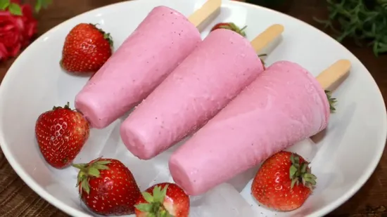 3 Ingredients Strawberry Kulfi Recipe