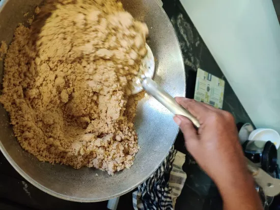 आटे के लड्डू | Aate ke Laddo | Indian Wheat Dessert