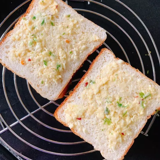 चीज़ वाले गार्लिक ब्रेड | Cheesy garlic bread