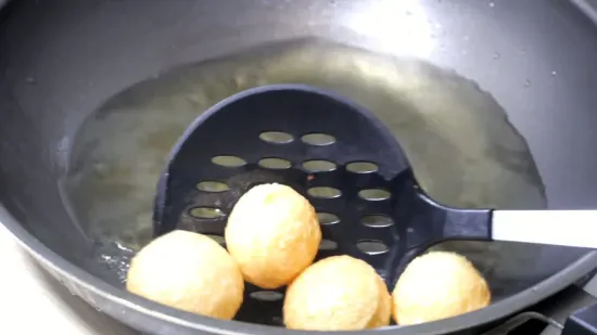 पानी पूरी पेलेट चिप्स को कैसे तलें | How To Fry Pani Puri Pellet Chips