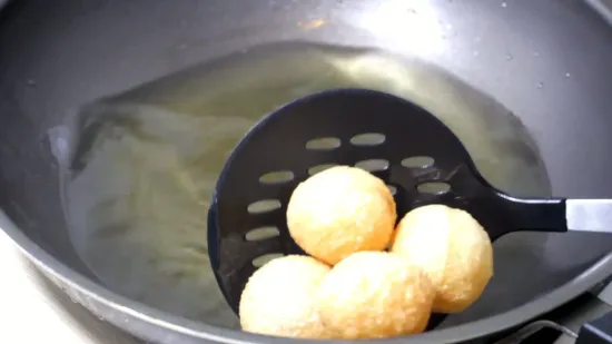 पानी पूरी पेलेट चिप्स को कैसे तलें | How To Fry Pani Puri Pellet Chips