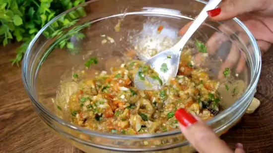 बिहारी लिट्टी चोखा | Bihari Litti Chokha In Pressure Cooker