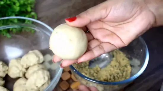 Litti Chokha Recipe | Bihari Litti Chokha In Pressure Cooker