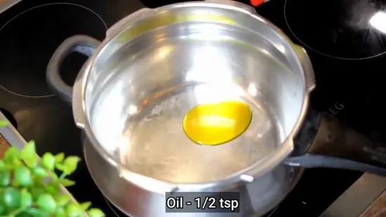 बिहारी लिट्टी चोखा | Bihari Litti Chokha In Pressure Cooker