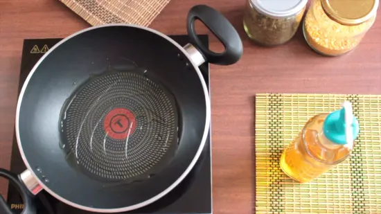 मूँग दाल तड़का और प्याज़ की रोटी | Moong Daal Tadka and Onion Roti Recipe