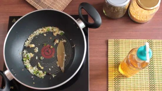 मूँग दाल तड़का और प्याज़ की रोटी | Moong Daal Tadka and Onion Roti Recipe