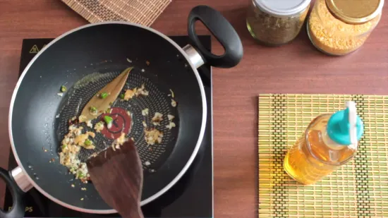 मूँग दाल तड़का और प्याज़ की रोटी | Moong Daal Tadka and Onion Roti Recipe