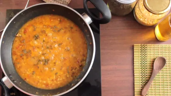 मूँग दाल तड़का और प्याज़ की रोटी | Moong Daal Tadka and Onion Roti Recipe