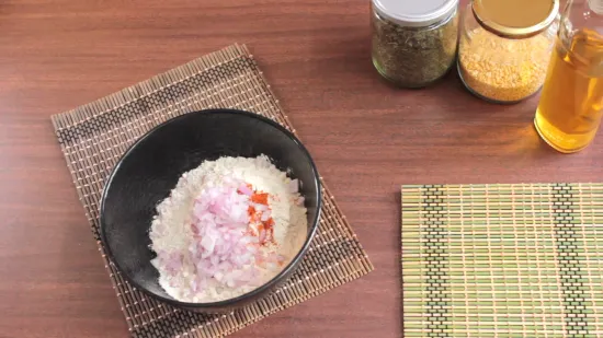 मूँग दाल तड़का और प्याज़ की रोटी | Moong Daal Tadka and Onion Roti Recipe