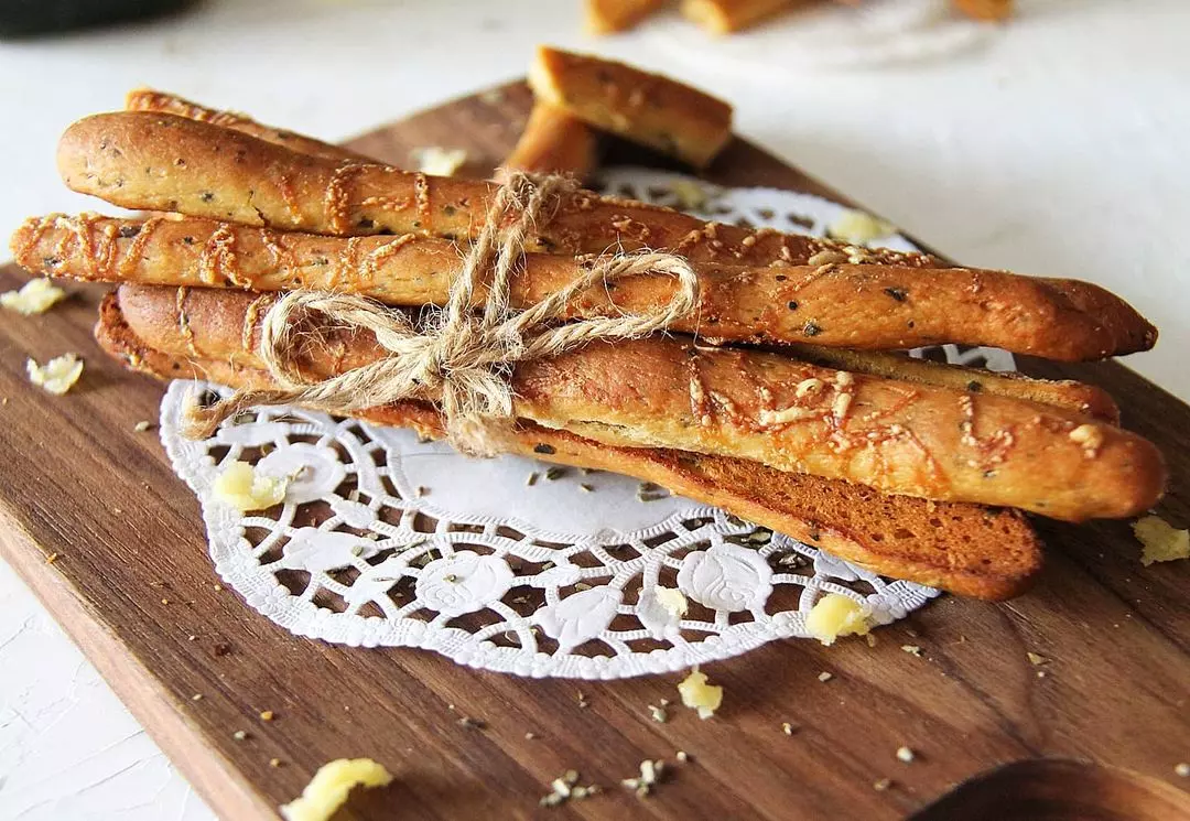 Oregano and Cheddar Cheese Breadsticks Recipe Funnel