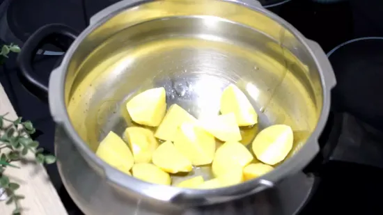 पाव भाजी | Pav Bhaji | Mumbai Style Pav Bhaji with a twist