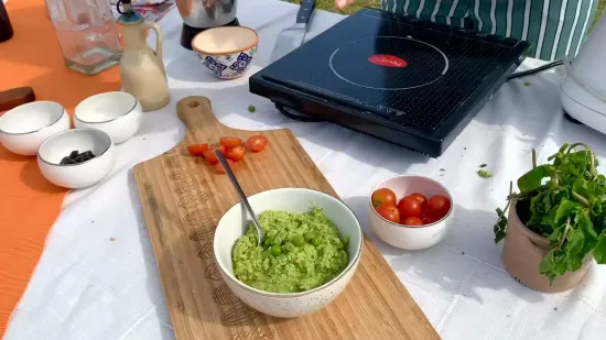 Pesto Crostini | Toasted Bread with Pesto