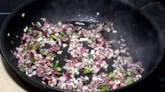 Poha | Maharashtrian Poha | Indian Breakfast Recipe