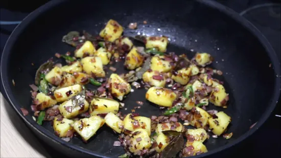 Poha | Maharashtrian Poha | Indian Breakfast Recipe