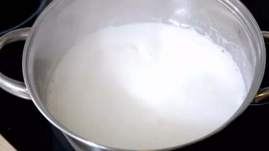 केसर बादाम दूध | Saffron Almond Milk | Kesar Badam Milk