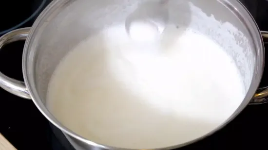 केसर बादाम दूध | Saffron Almond Milk | Kesar Badam Milk