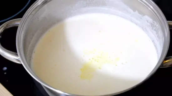 केसर बादाम दूध | Saffron Almond Milk | Kesar Badam Milk