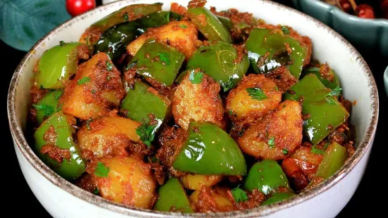 Shimla Mirchi aur Aloo Recipe